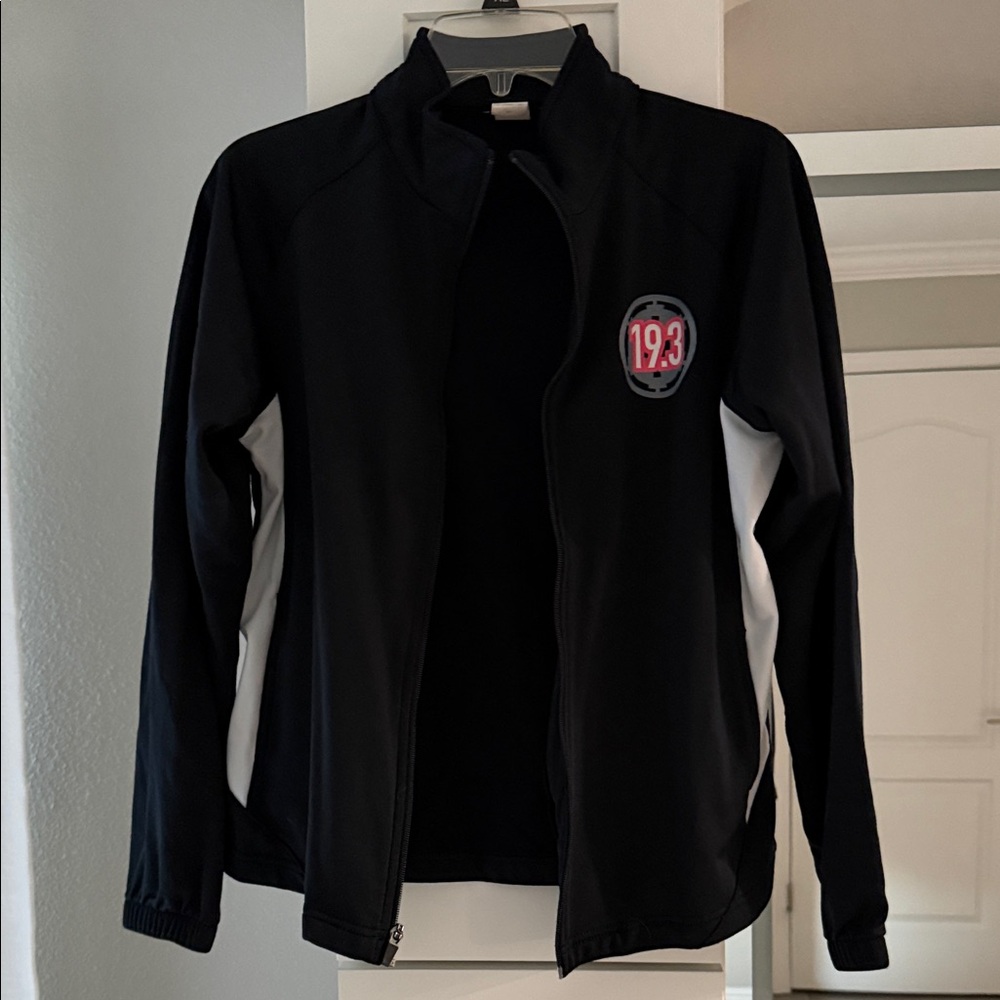 WDW 2017 Star Wars Dark Side Challenge Women's Black and White Jacket